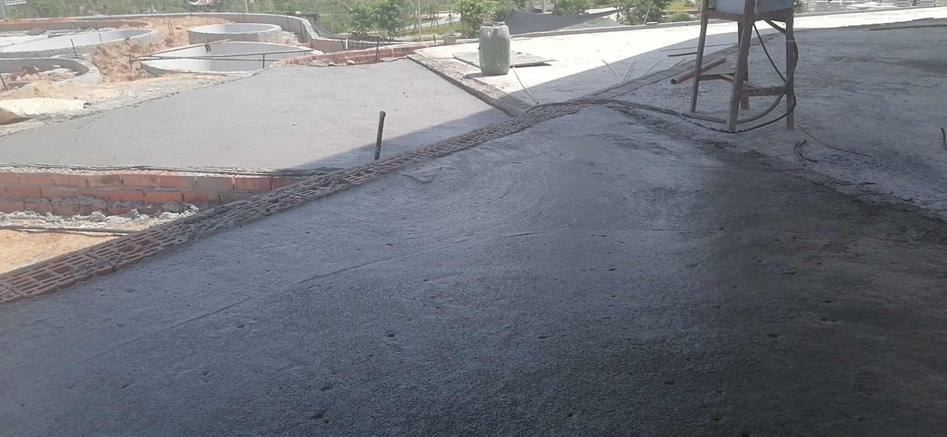 金質(zhì)泡沫混凝土施工現(xiàn)場(chǎng)圖